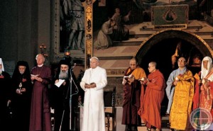Pirmasis pasaulio religijų atstovų Maldos už taiką susitikimas Asyžiuje 1986 m. Nuotrauka iš www.bernardinai.lt