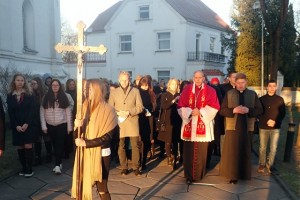 Didžiojo penktadienio Kryžiaus kelias apie Šiaulių katedrą 2019
